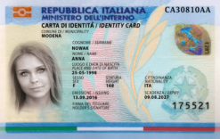 Kolekcjonerski dowód osobisty z Włoch pozwoli Ci nabierać płeć przeciwną, że jesteś członkiem włoskiej mafii.